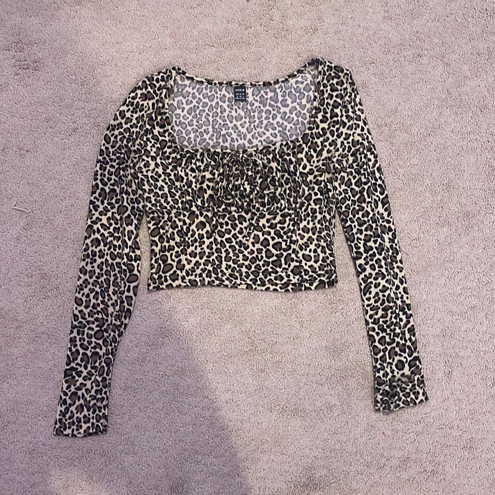 SHEIN square neck ruched bust leopard tee